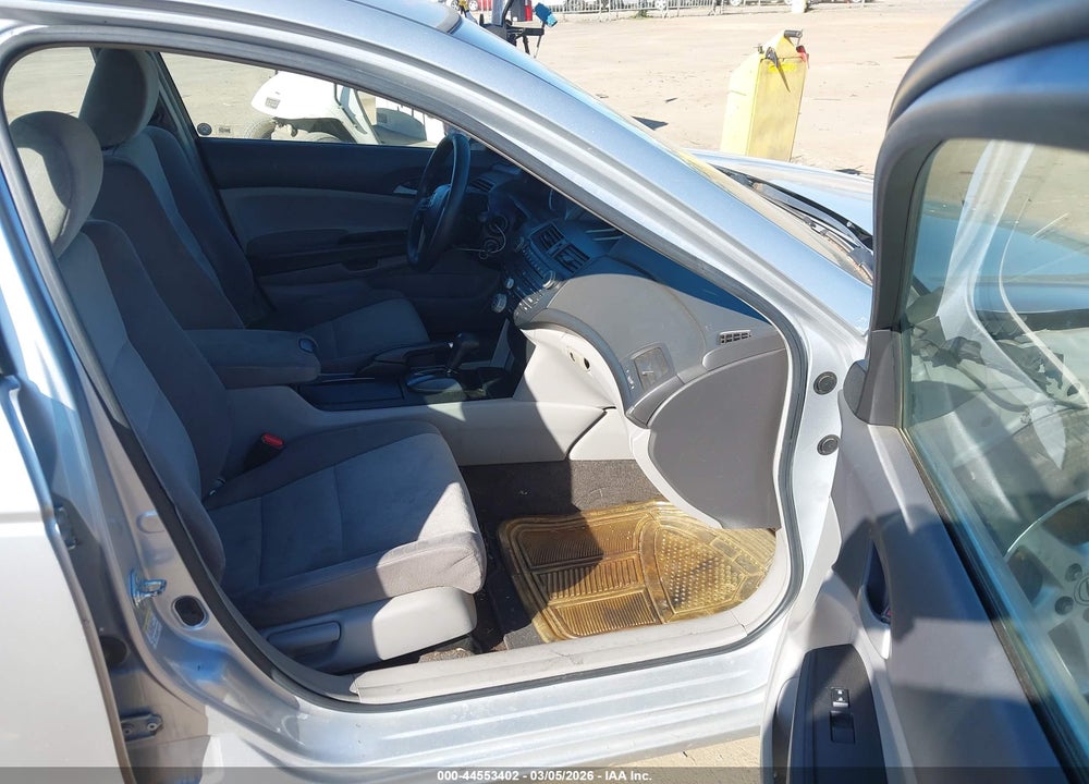 2009 HONDA ACCORD 2.4 LX VIN: 1HGCP26389A075205