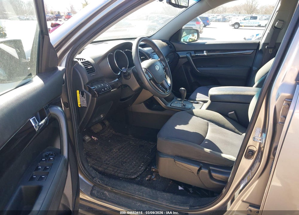 2011 KIA SORENTO LX VIN: 5XYKT3A10BG066229
