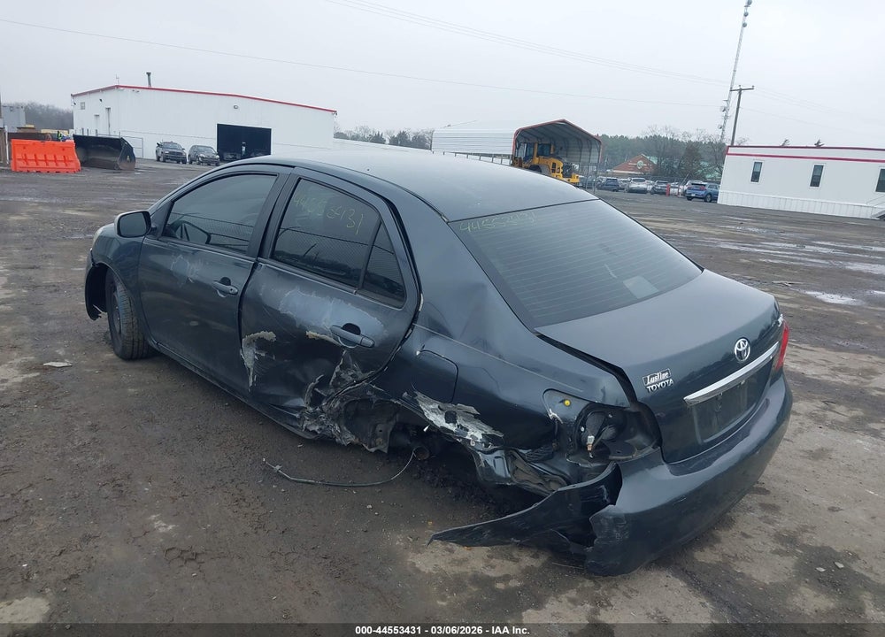 2011 TOYOTA YARIS VIN: JTDBT4K32B1404770