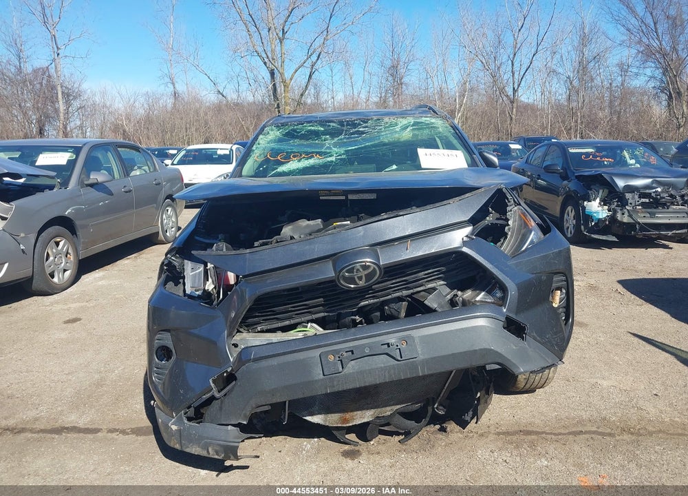 2019 TOYOTA RAV4 XLE VIN: JTMP1RFV5KD036345