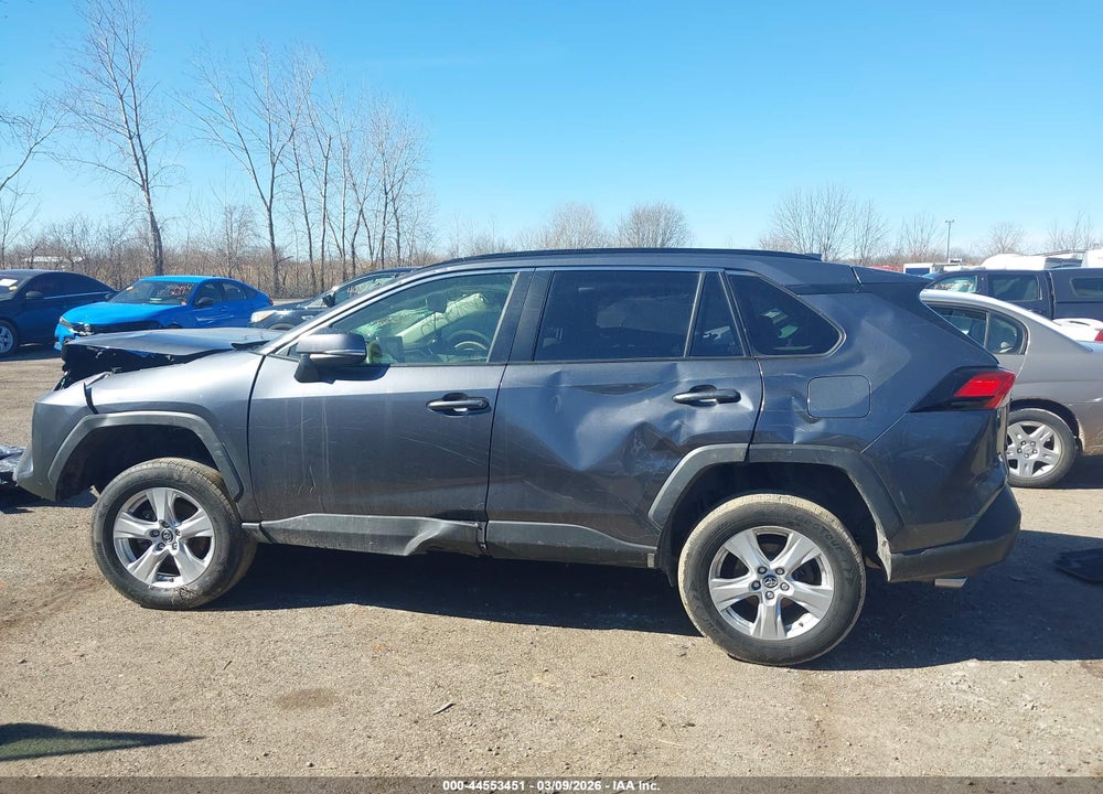 2019 TOYOTA RAV4 XLE VIN: JTMP1RFV5KD036345