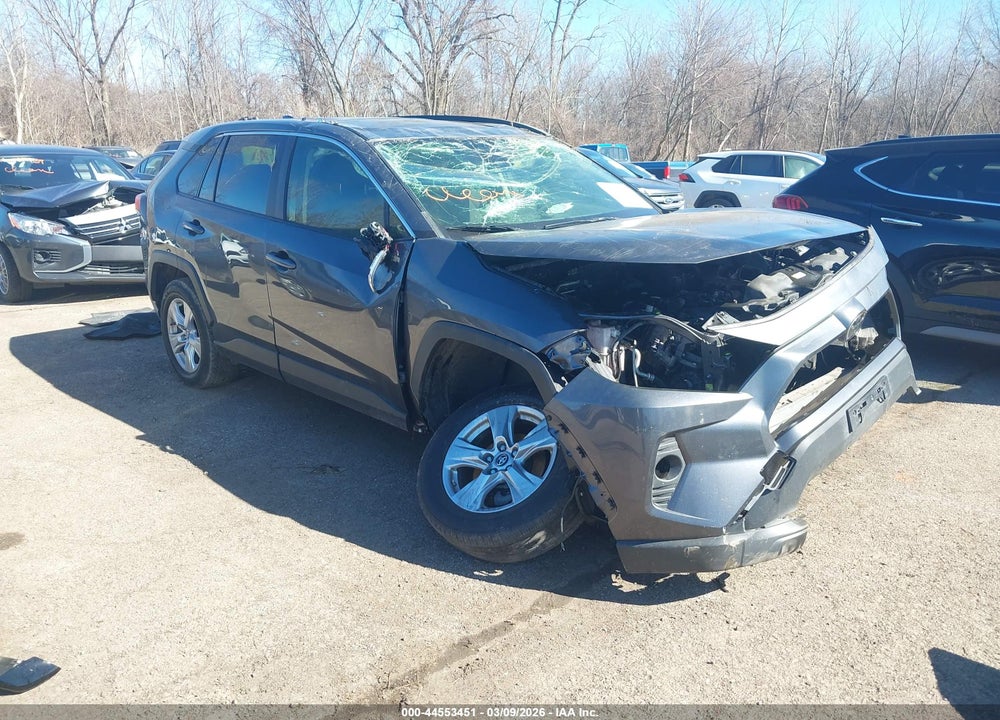 2019 TOYOTA RAV4 XLE VIN: JTMP1RFV5KD036345