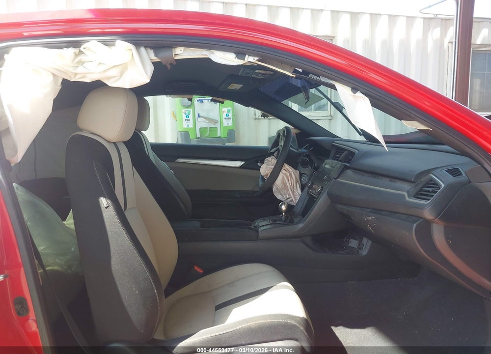 2018 HONDA CIVIC LX VIN: 2HGFC4A58JH301102
