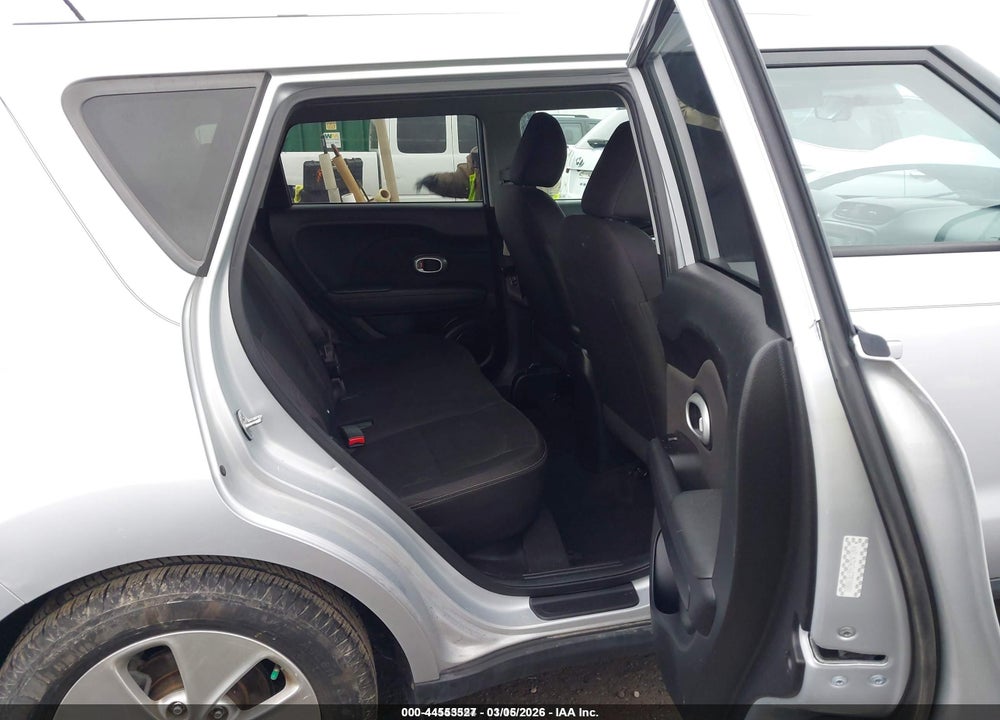 2016 KIA SOUL VIN: KNDJN2A26G7830081