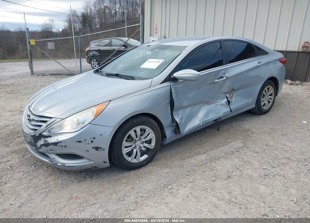 2013 HYUNDAI SONATA GLS VIN: 5NPEB4AC3DH588100