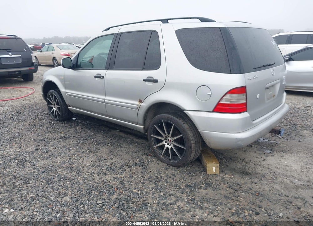 2000 MERCEDES-BENZ ML 320 VIN: 4JGAB54E4YA154472