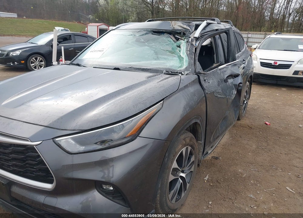 2022 TOYOTA HIGHLANDER XLE VIN: 5TDGZRAH3NS136933