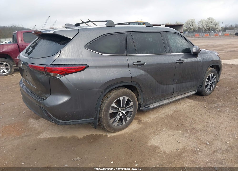 2022 TOYOTA HIGHLANDER XLE VIN: 5TDGZRAH3NS136933