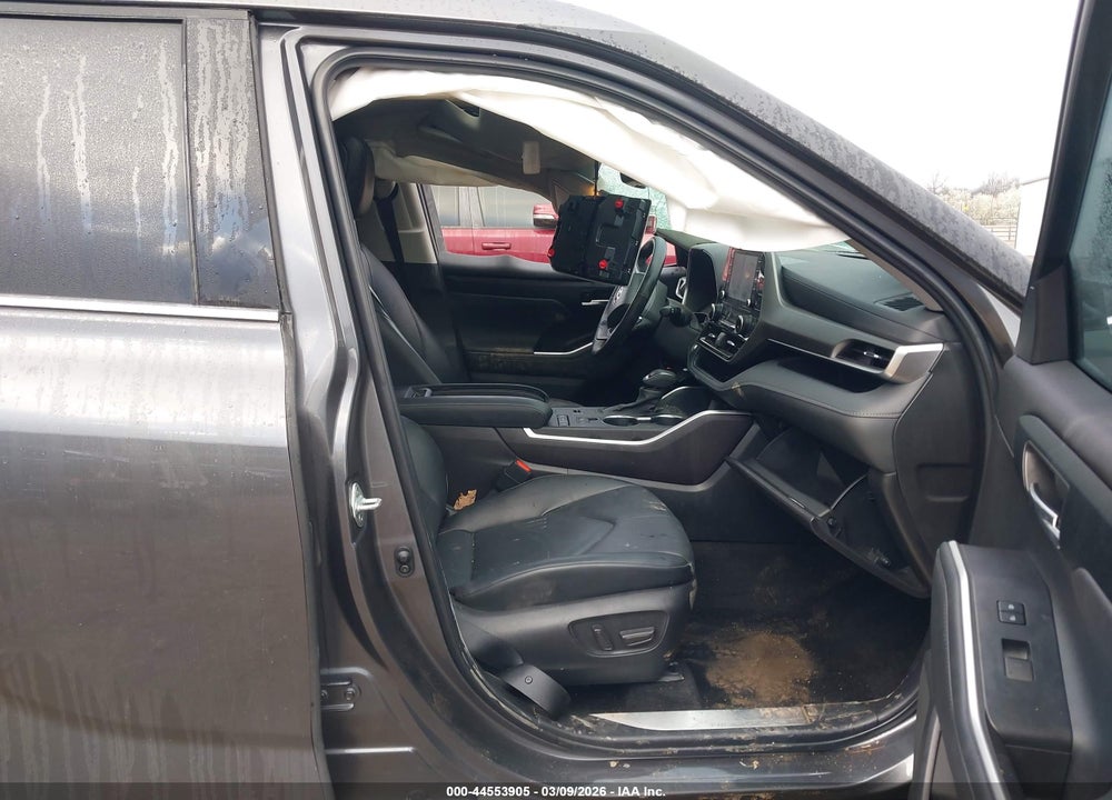 2022 TOYOTA HIGHLANDER XLE VIN: 5TDGZRAH3NS136933