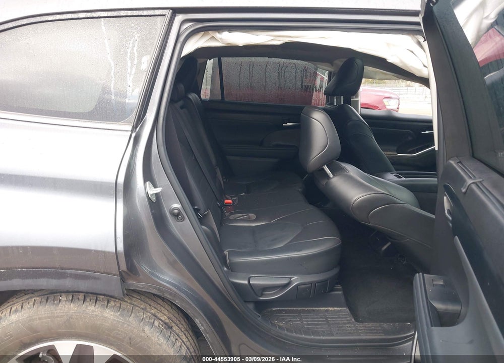 2022 TOYOTA HIGHLANDER XLE VIN: 5TDGZRAH3NS136933