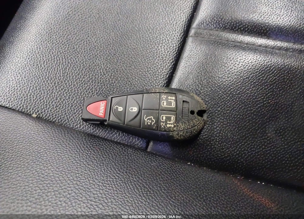 2014 CHRYSLER TOWN & COUNTRY TOURING VIN: 2C4RC1BG4ER394825