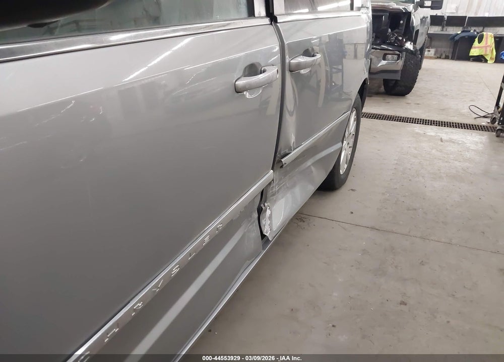 2014 CHRYSLER TOWN & COUNTRY TOURING VIN: 2C4RC1BG4ER394825