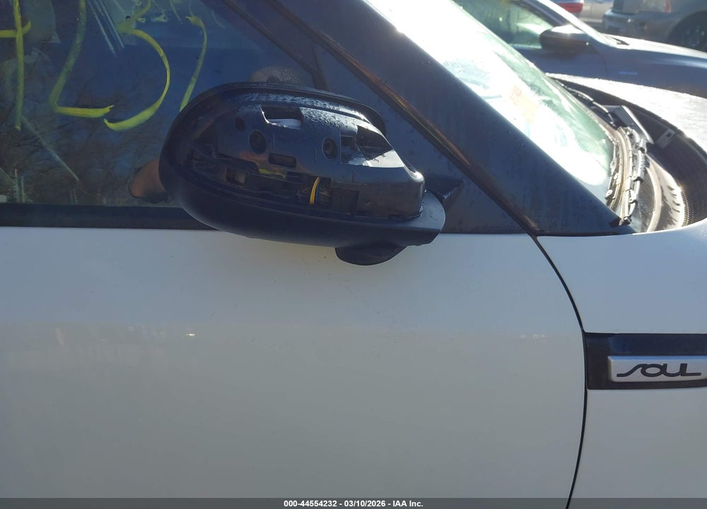 2019 KIA SOUL VIN: KNDJN2A28K7919983