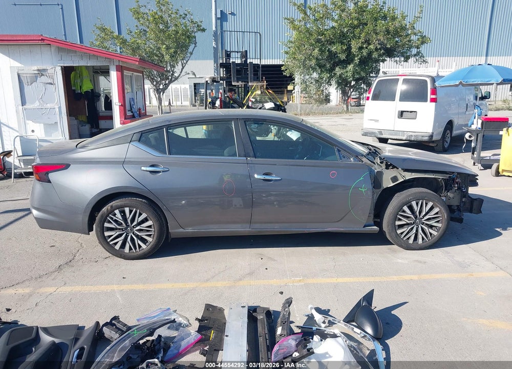 2024 NISSAN ALTIMA SV FWD VIN: 1N4BL4DV7RN403041