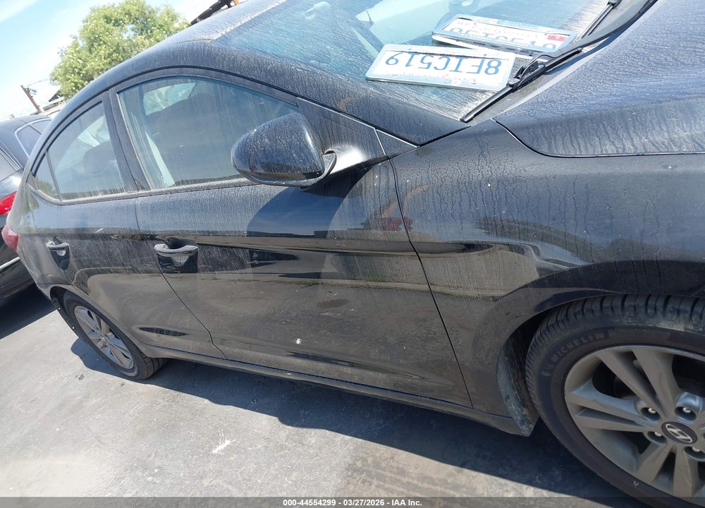 2018 HYUNDAI ELANTRA SEL VIN: 5NPD84LF1JH385784