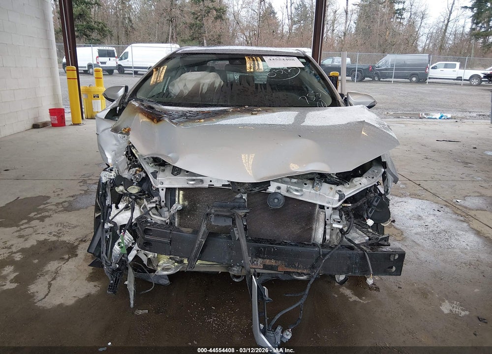 2018 TOYOTA COROLLA SE VIN: 2T1BURHE7JC087551