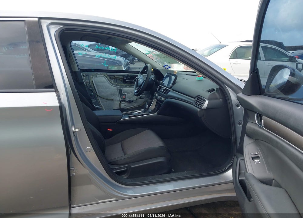 2019 HONDA ACCORD LX VIN: 1HGCV1F1XKA095427