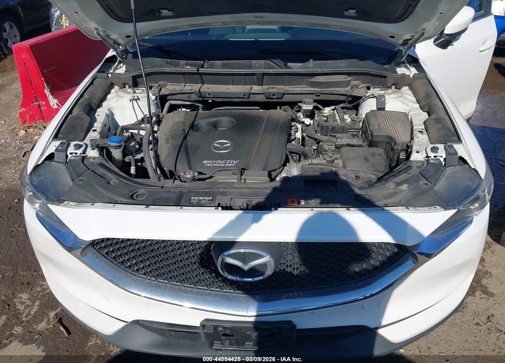 2018 MAZDA CX-5 SPORT VIN: JM3KFBBM3J0354137