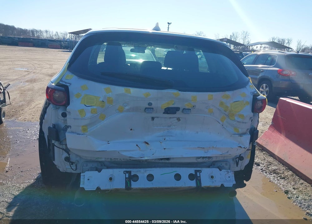 2018 MAZDA CX-5 SPORT VIN: JM3KFBBM3J0354137