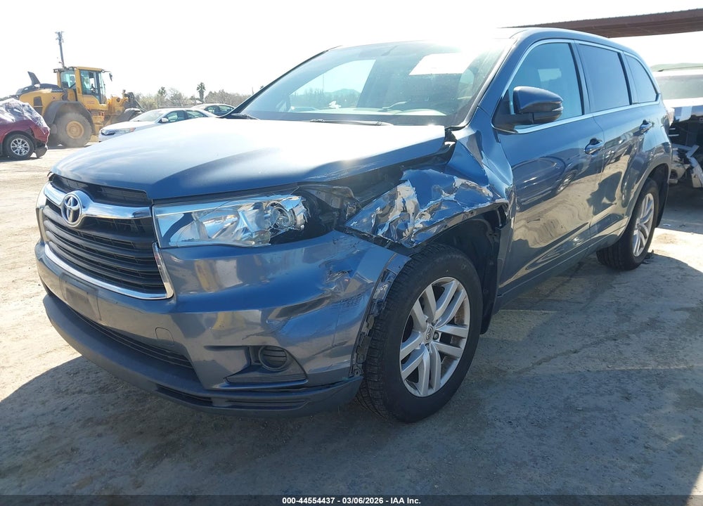 2014 TOYOTA HIGHLANDER LE V6 VIN: 5TDBKRFH2ES051590