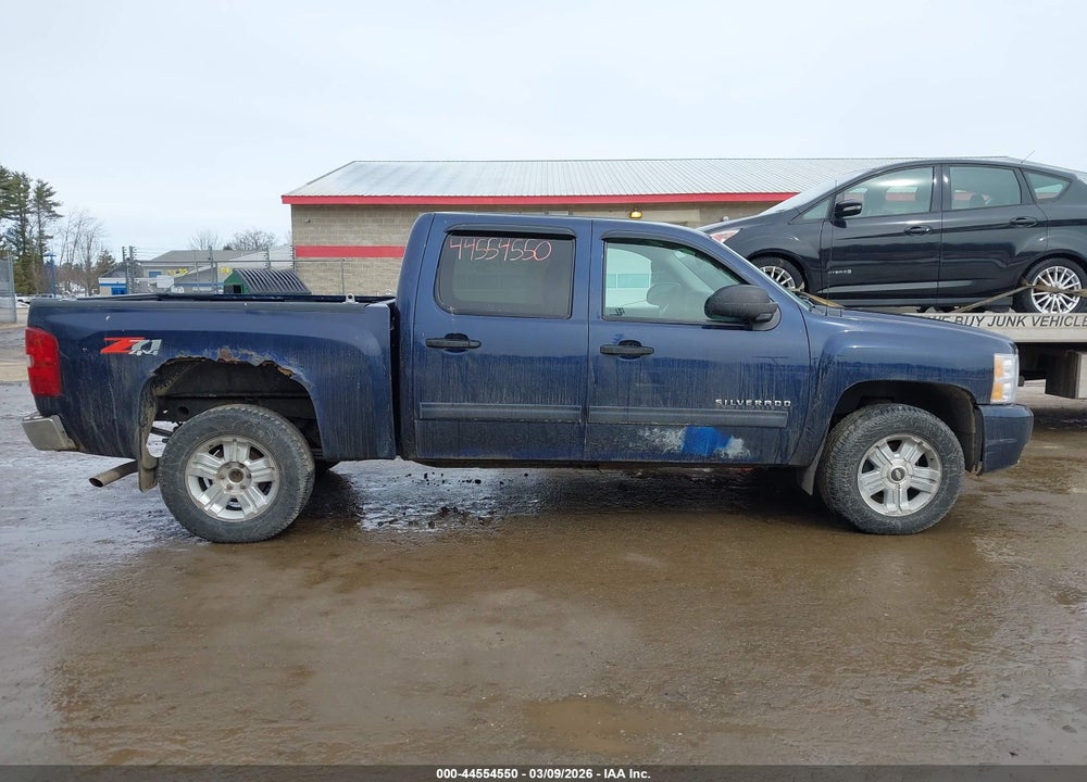 2011 CHEVROLET SILVERADO 1500 LT VIN: 3GCPKSE36BG268198