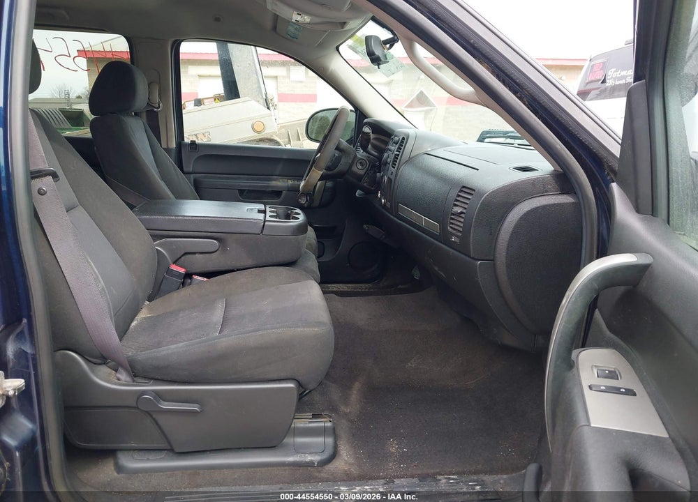 2011 CHEVROLET SILVERADO 1500 LT VIN: 3GCPKSE36BG268198