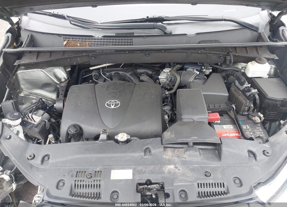 2019 TOYOTA HIGHLANDER XLE VIN: 5TDJZRFH6KS745721