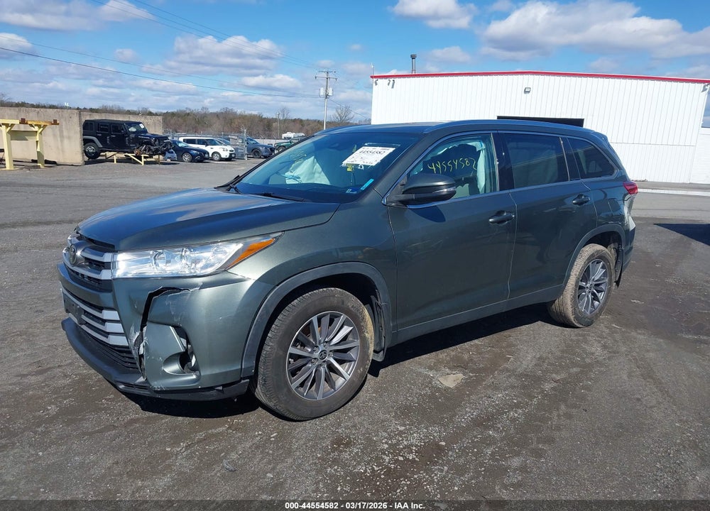 2019 TOYOTA HIGHLANDER XLE VIN: 5TDJZRFH6KS745721