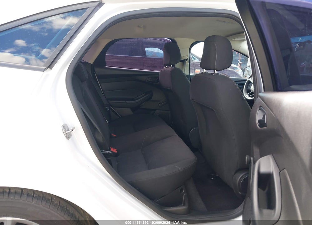 2016 FORD FOCUS S VIN: 1FADP3E25GL268078