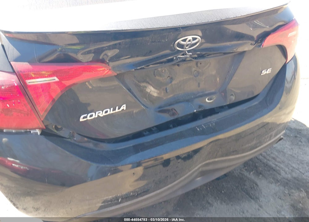 2018 TOYOTA COROLLA SE VIN: 2T1BURHE4JC995620