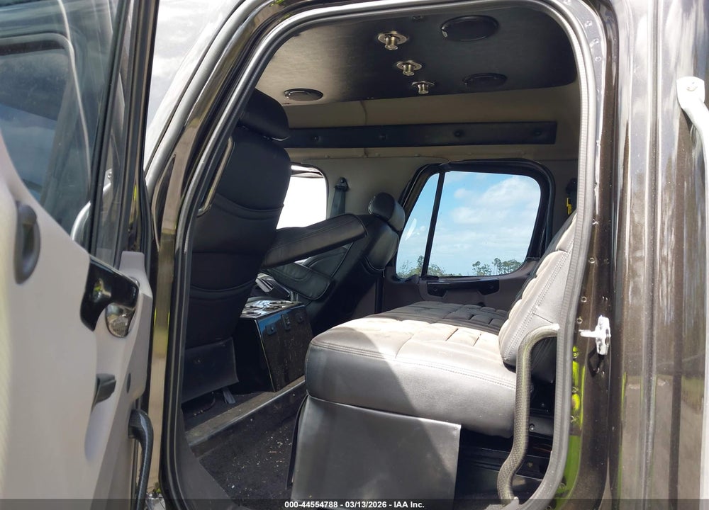 2023 FREIGHTLINER M2 106 VIN: 3ALACVFE6PDNW1868