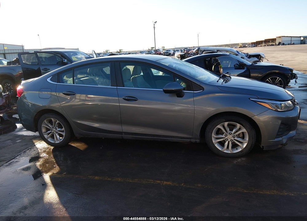 2019 CHEVROLET CRUZE LT VIN: 1G1BE5SM0K7103025