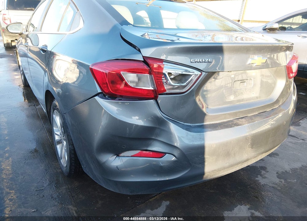 2019 CHEVROLET CRUZE LT VIN: 1G1BE5SM0K7103025