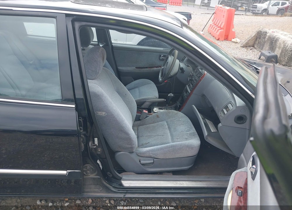 2004 KIA OPTIMA VIN: KNAGD128845304341