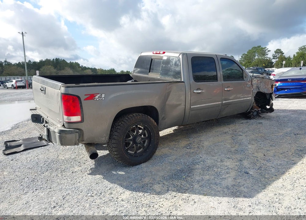 2014 GMC SIERRA 2500HD DENALI VIN: 1GT125E82EF127217