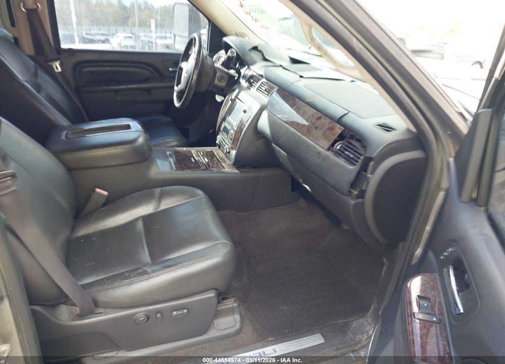 2014 GMC SIERRA 2500HD DENALI VIN: 1GT125E82EF127217
