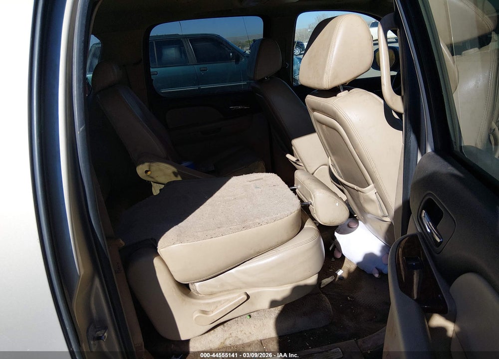 2007 CHEVROLET SUBURBAN 1500 LT VIN: 1GNFK16337J171672