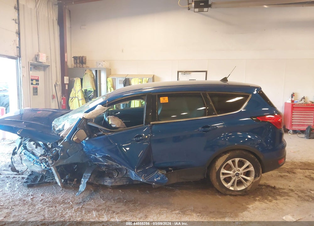 2019 FORD ESCAPE SE VIN: 1FMCU9GD0KUA98923