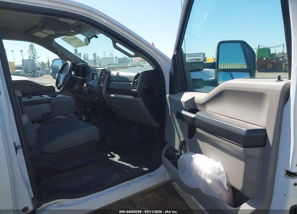 2018 FORD F-350 CHASSIS LARIAT/XL/XLT VIN: 1FD8X3F64JEC27168