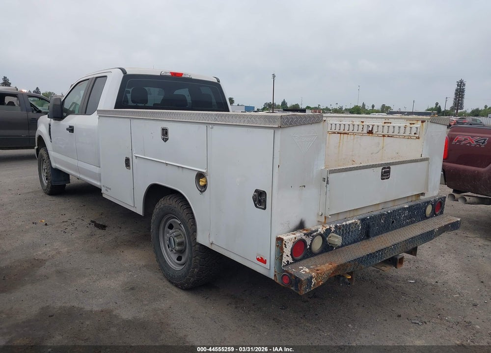 2018 FORD F-350 CHASSIS LARIAT/XL/XLT VIN: 1FD8X3F64JEC27168