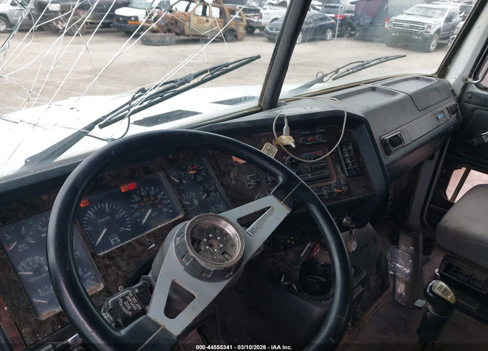 1995 WHITE/GMC AERO WCA VIN: 4V1VDBPF8SN690443