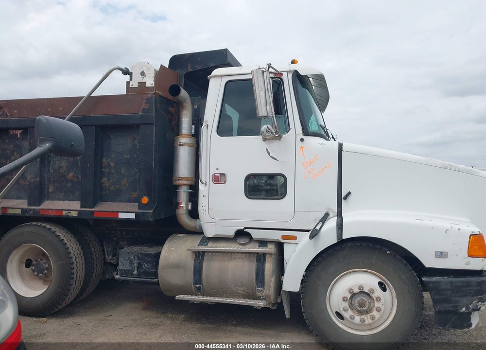1995 WHITE/GMC AERO WCA VIN: 4V1VDBPF8SN690443