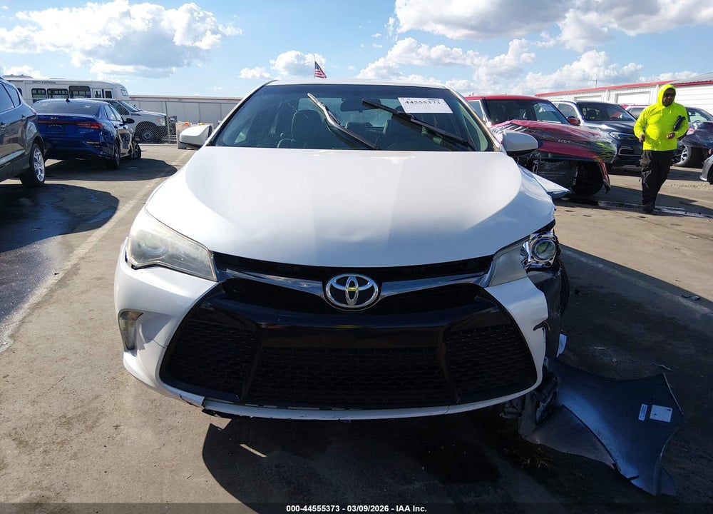 2015 TOYOTA CAMRY SE VIN: 4T1BF1FK5FU070578