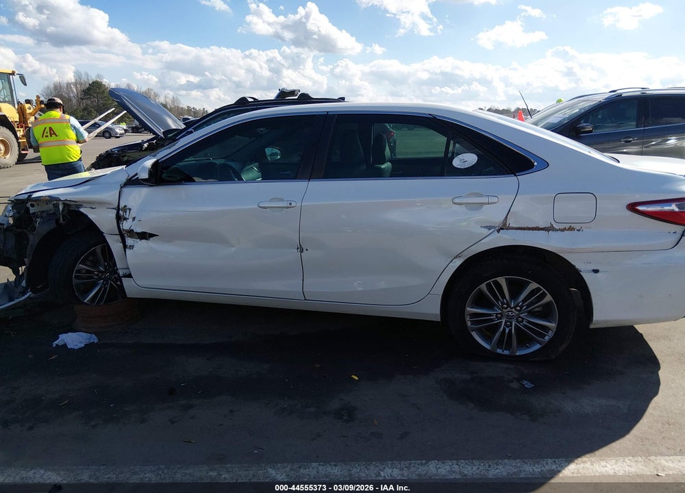 2015 TOYOTA CAMRY SE VIN: 4T1BF1FK5FU070578