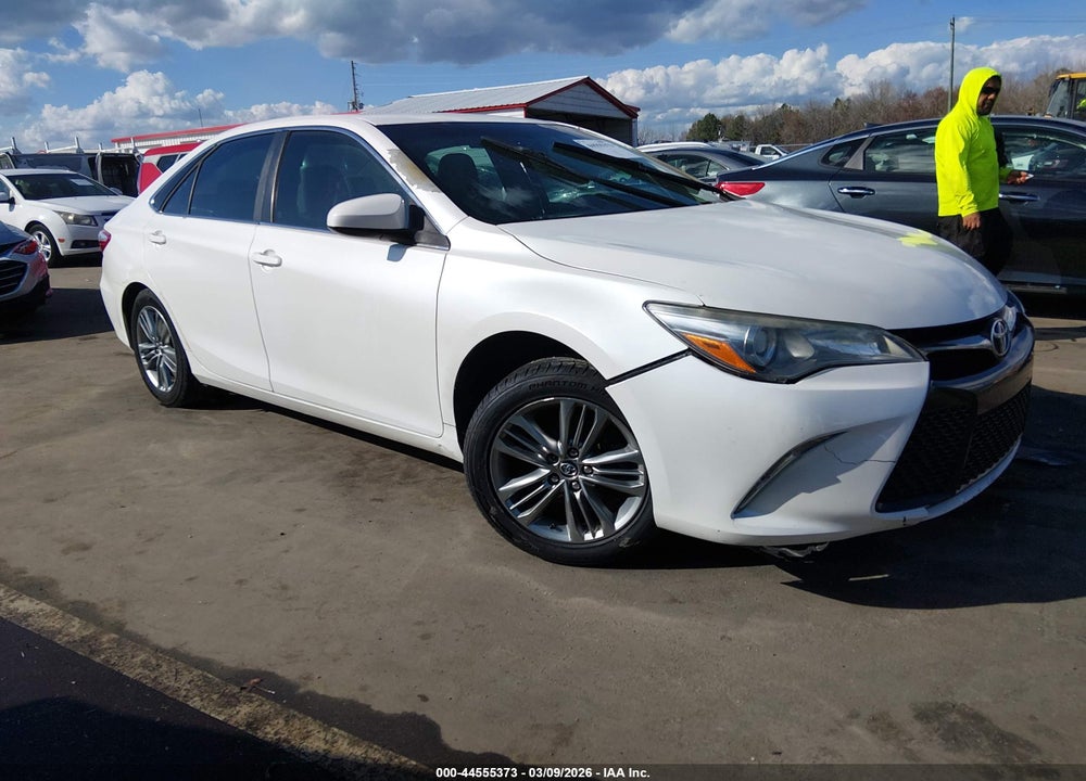 2015 TOYOTA CAMRY SE VIN: 4T1BF1FK5FU070578