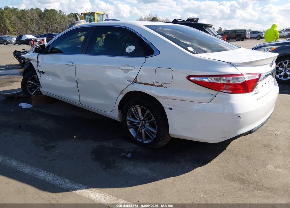 2015 TOYOTA CAMRY SE VIN: 4T1BF1FK5FU070578