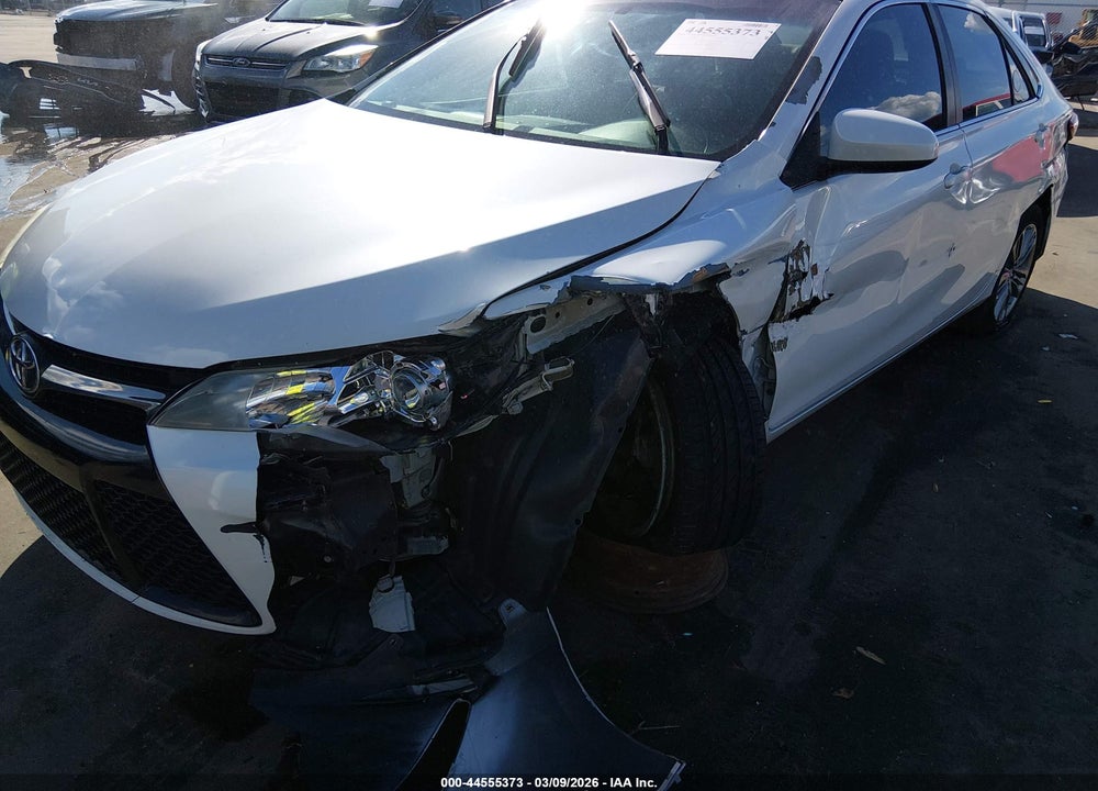 2015 TOYOTA CAMRY SE VIN: 4T1BF1FK5FU070578