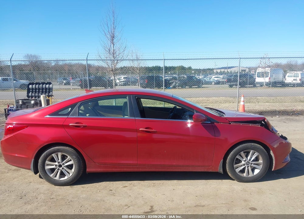 2013 HYUNDAI SONATA GLS VIN: 5NPEB4AC8DH740551