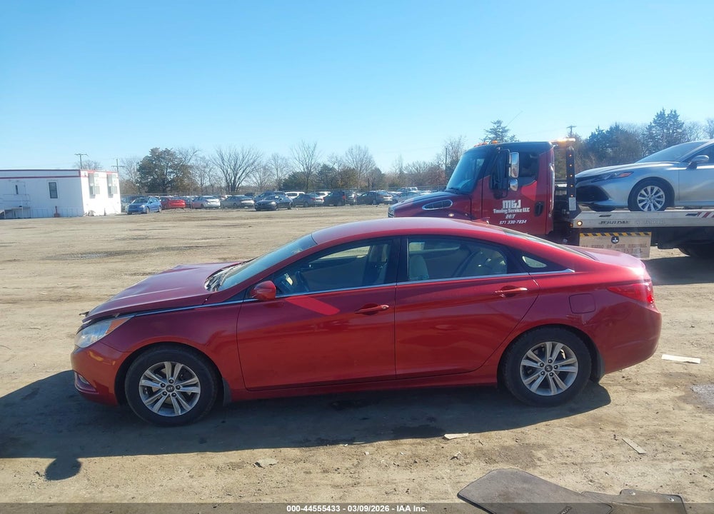 2013 HYUNDAI SONATA GLS VIN: 5NPEB4AC8DH740551