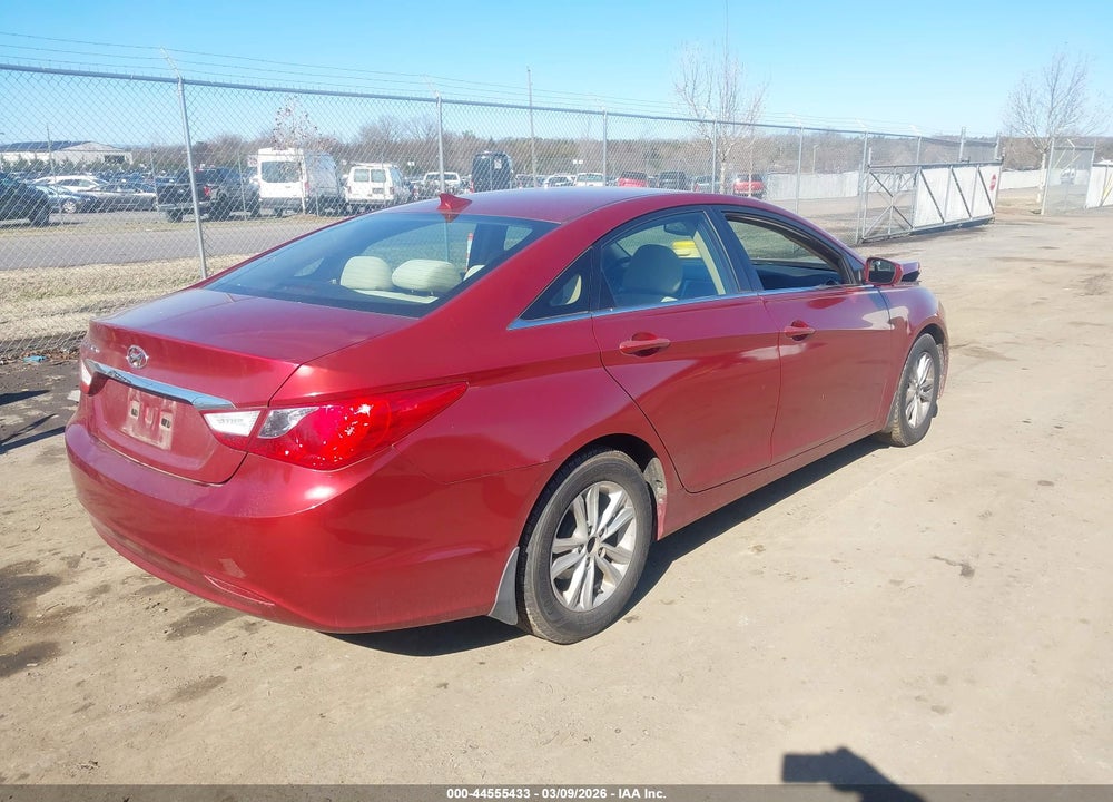 2013 HYUNDAI SONATA GLS VIN: 5NPEB4AC8DH740551